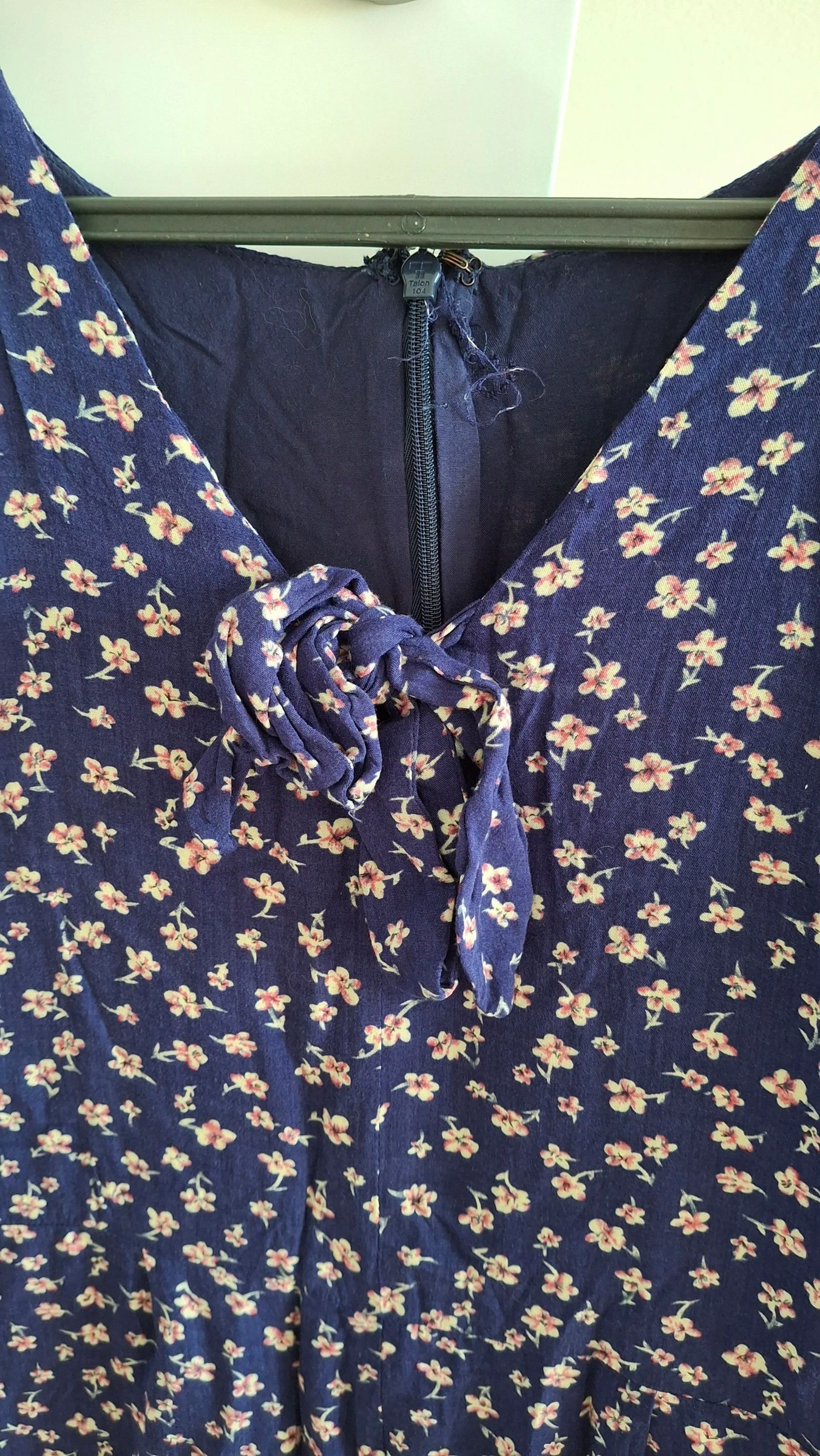 Mono de manga corta con estampado floral de la marca Hollister Co. – photo 5